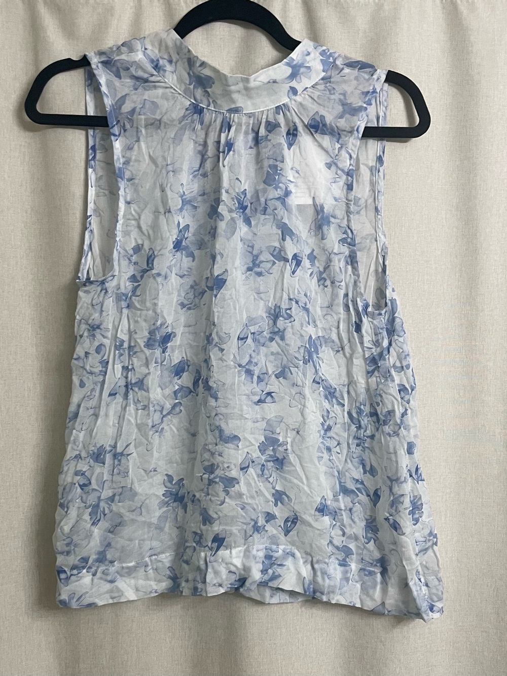 NWT Bella Dahl Blue Floral Sleeveless Tie Neck Blouse Size M